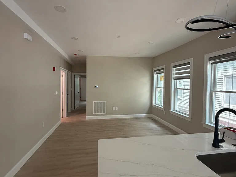 231 Highland Ave #6 — Photo 18