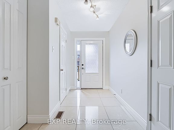 3rd image of 110 Cedarock Dr