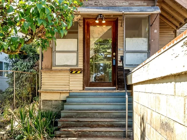 7811 Greenwood Avenue N, Seattle, WA 98103