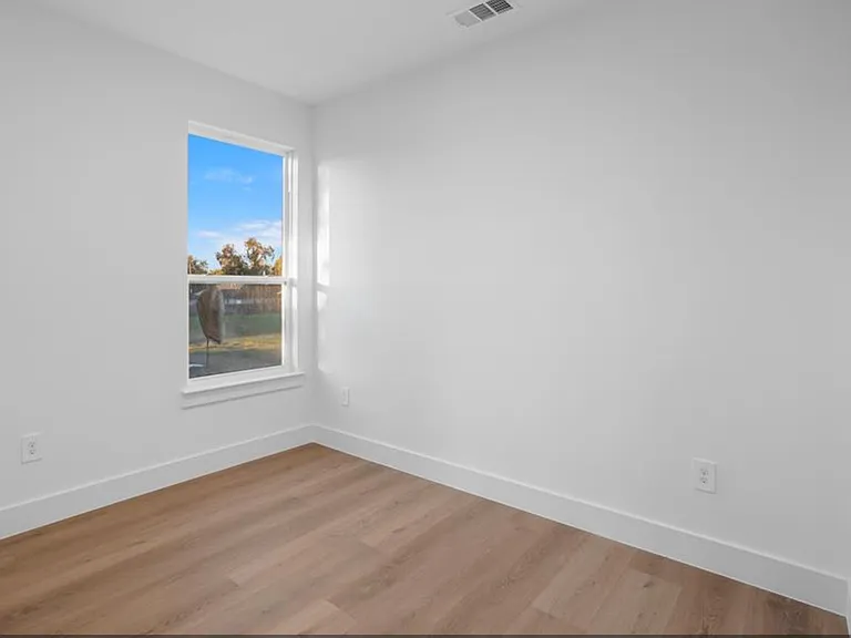 2713 1st Ave — Photo 9