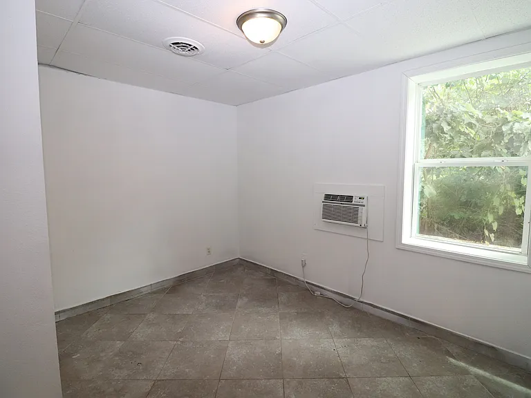 Main St. Apartments — Photo 33