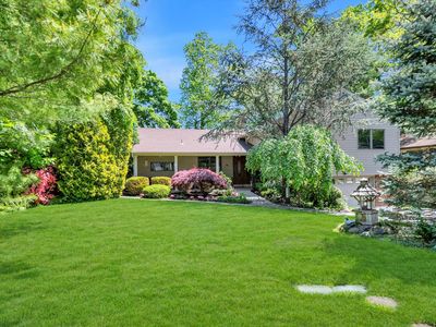 44 Fernwood Lane, Roslyn, NY, 11576