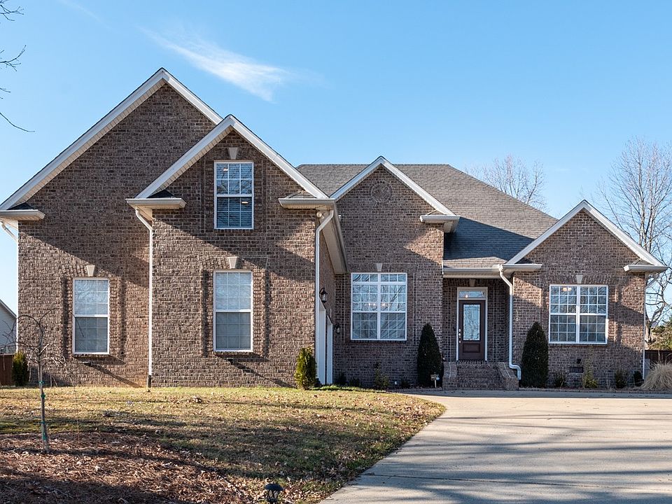 1st image of 425 Artesa Dr