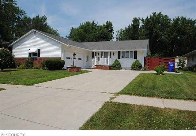 1st image of 135 Parklane Dr