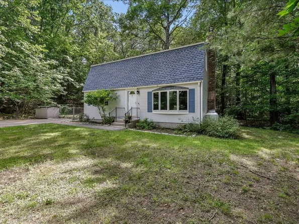 11 Hartson Circle, Hudson, NH 03051