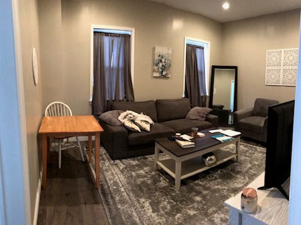 925 S 9th St FLOOR 3