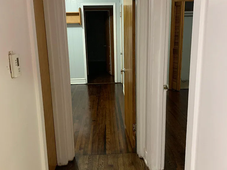 823 Lincoln St — Photo 3