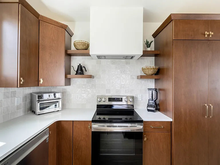 2020 Columbia Ave — Photo 10