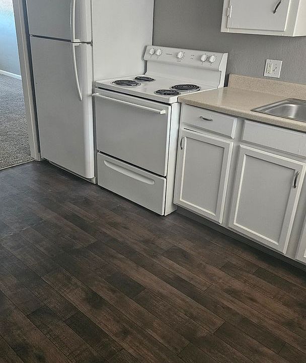 1st image of 1011 Forest Ct #9