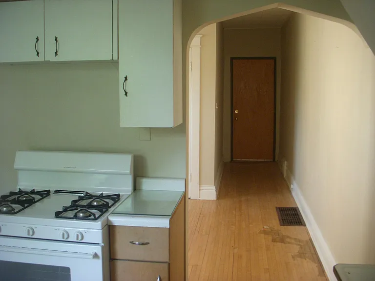 928 E 6th St #5 — Photo 8
