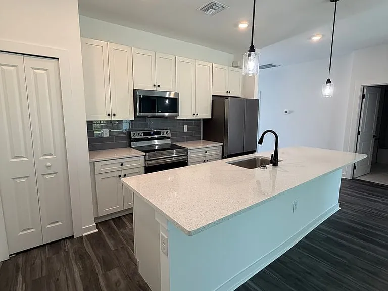 4501 28th St SW — Photo 9