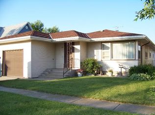 312 2nd St SE, Hillsboro, ND 58045