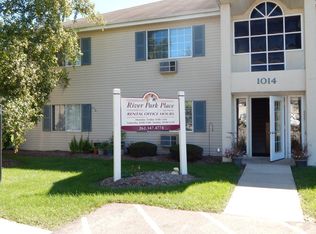 1213 River Park Cir E #300, Mukwonago, WI 53149