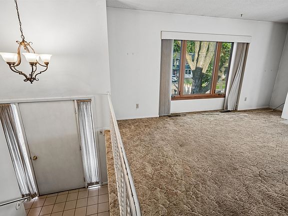 4th image of 4409 62nd St