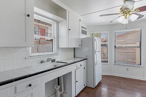 838 E Adams St #1 Photo 1