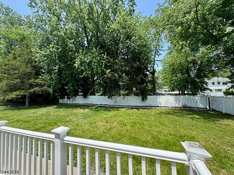 323 Parry Rd — Photo 22
