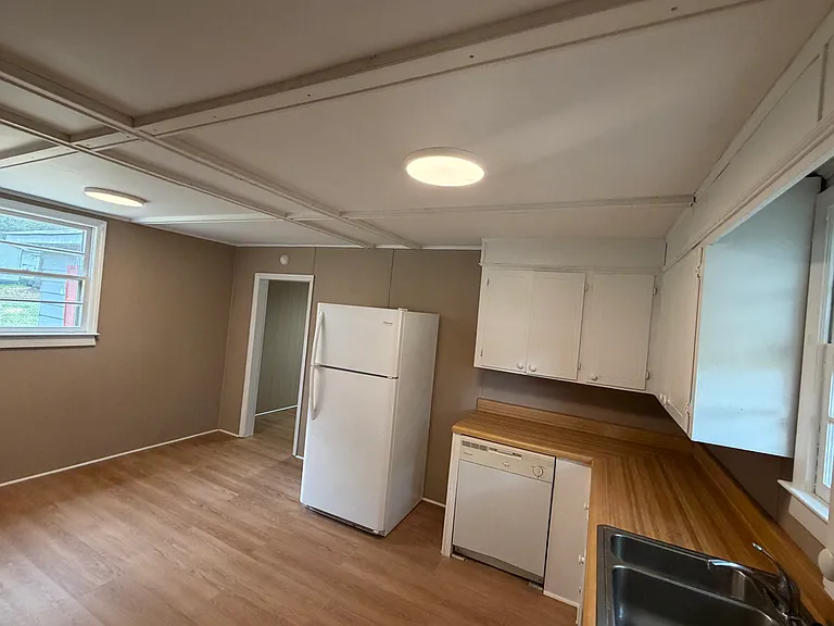 8525 Jackson Cir — Photo 13