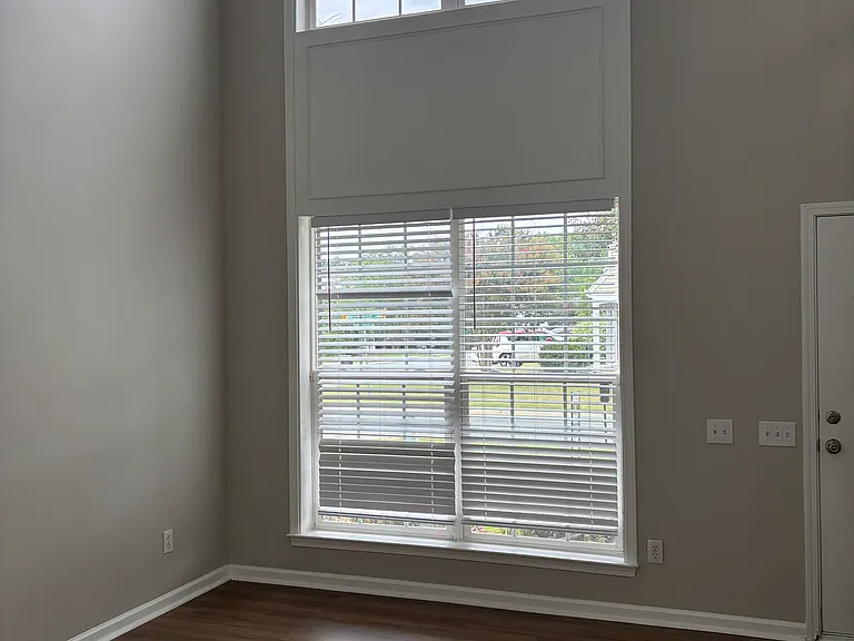 2435 Normancrest Ct — Photo 10