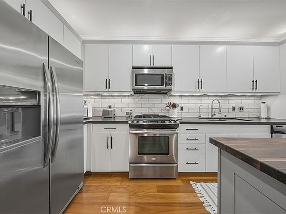2nd image of 1901 Victoria Ave #116