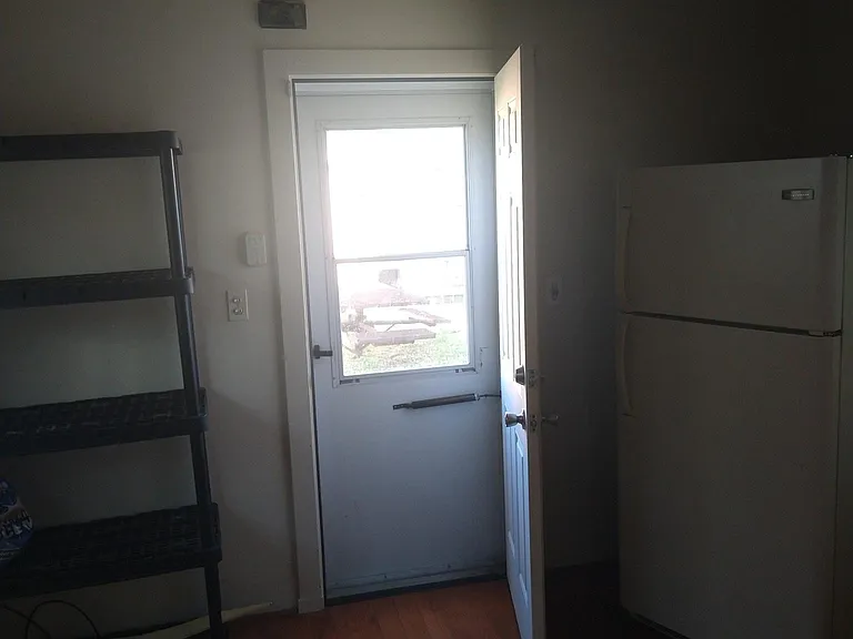 4915 S Lotus Ave — Photo 3