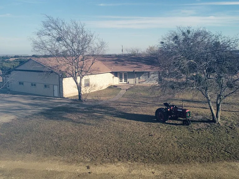 552 Lawson Ln — Photo 34