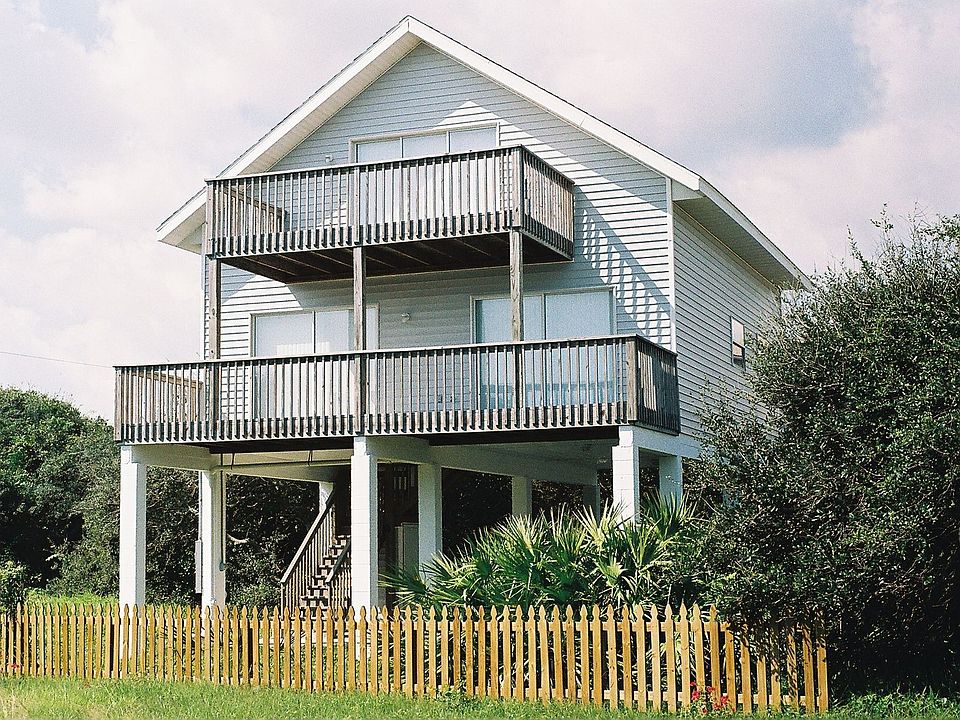 Front faces ocean