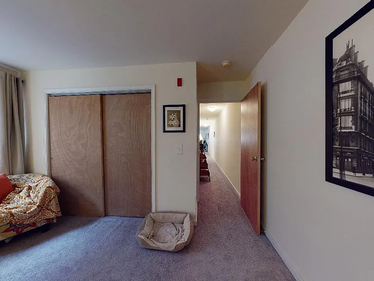 Walnut Court Apartments — Photo 33