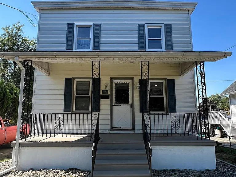 30 Spruce Ave #A — Photo 3