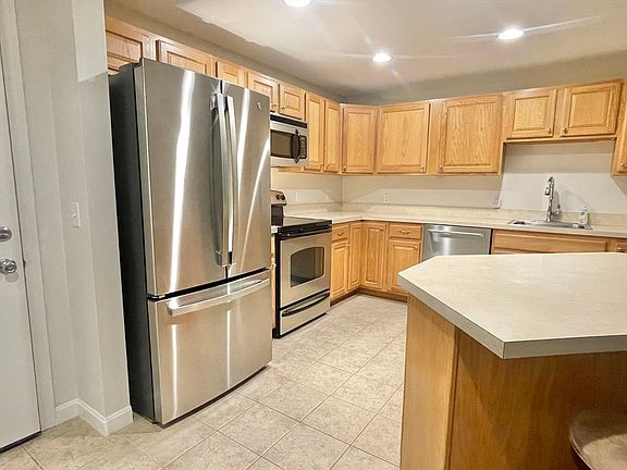 5th image of 216 Reservoir St #105
