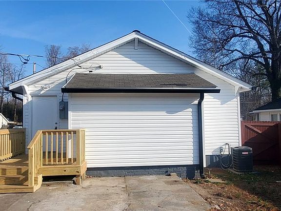 4th image of 2814 Triangle Lake Rd