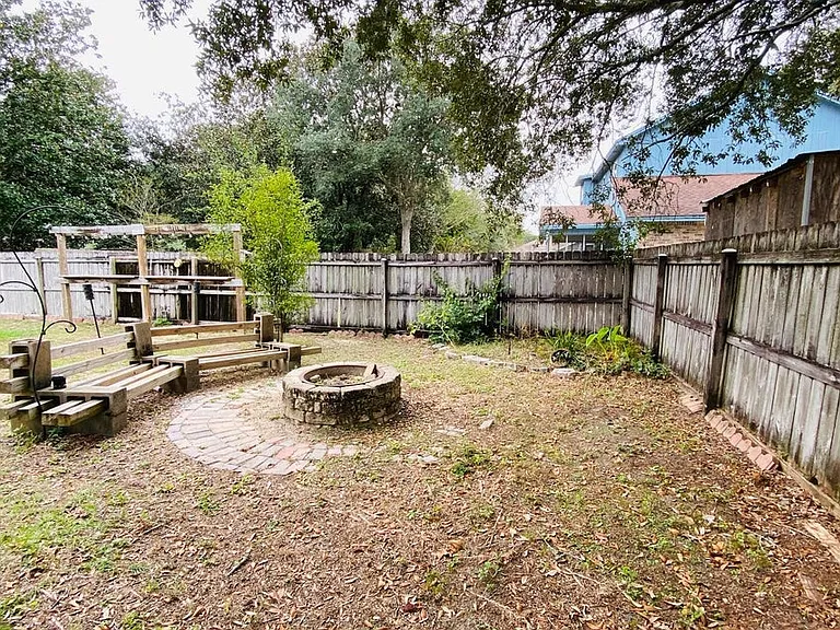401 Evans Rd — Photo 26