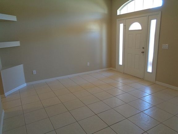 3rd image of 302 Lisa Ann Ct