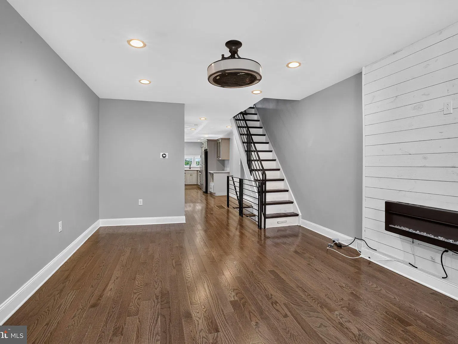 3 bed, 2.0 bath, 1190 sqft, $2,750 — Photo 4