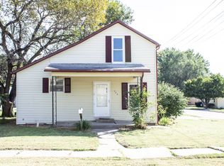 300 Spruce St, Wamego, KS 66547