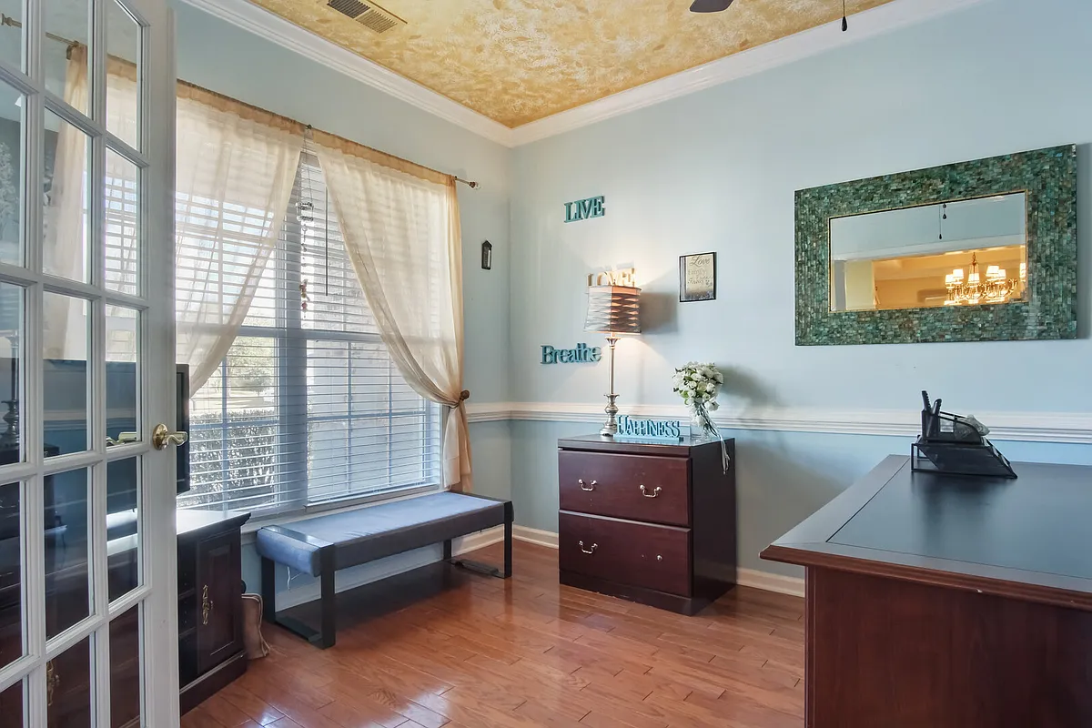 Building Photo - Oriole Ct
