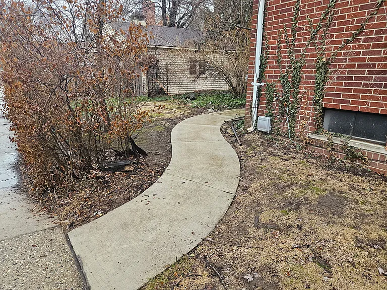 326 Catalpa Dr — Photo 14