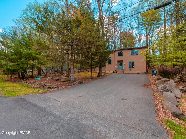 3269 Greenbriar Dr, East Stroudsburg, PA 18301