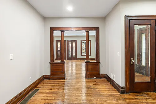483 Alexander St #4 Photo 1