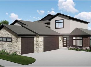 2852 W 133rd Ter, Leawood, KS 66209