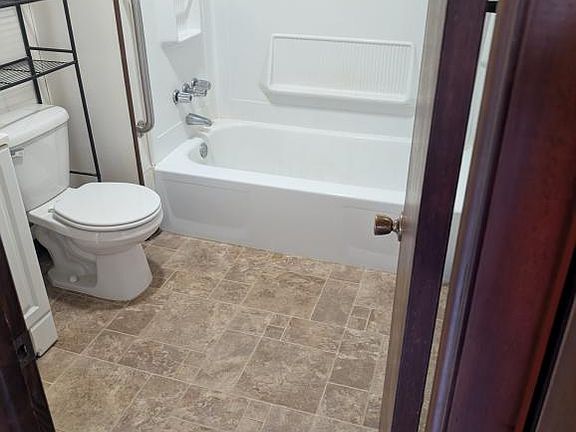 2nd image of 123 Arsenal St