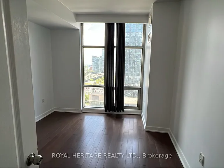 10 Navy Wharf Ct #2301 — Photo 8