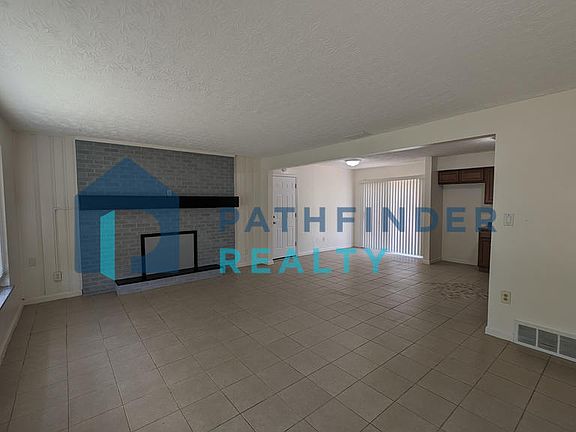 2nd image of 404 W Sherry Dr