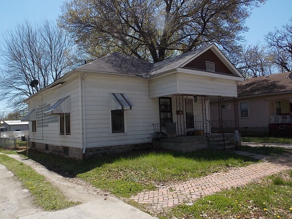2nd image of 509 W 5th St