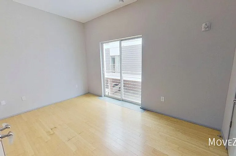 295 McDonald Ave — Photo 22