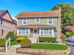 390 Conover Pl, Red Bank, NJ 07701
