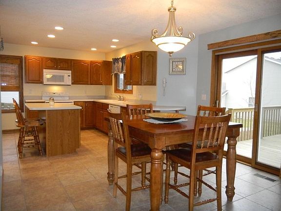 4th image of 112 Blackhawk Dr