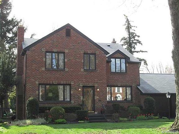 2nd image of 22 Darwin Dr