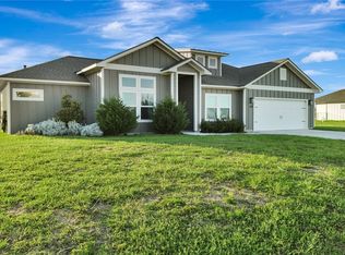 220 Whitetail Ln, Victoria, TX 77905