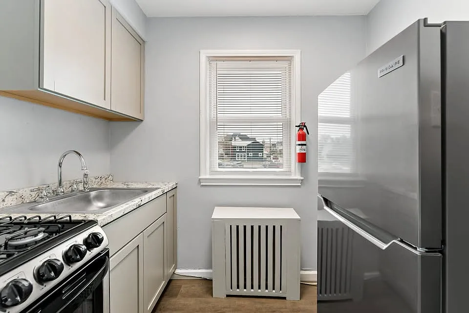 1 bed, 550 sqft, $830 — Photo 2