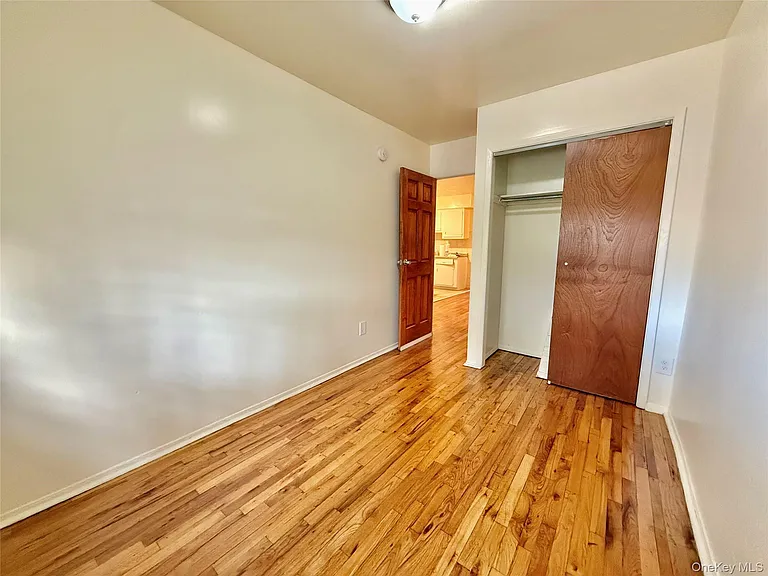 1958 Burke Ave #2 — Photo 10